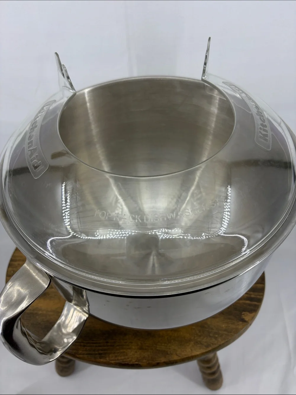 KitchenAid 6 quart Stainless Steel Mixing Bowl, Wisk, Beater, Pouring Shield